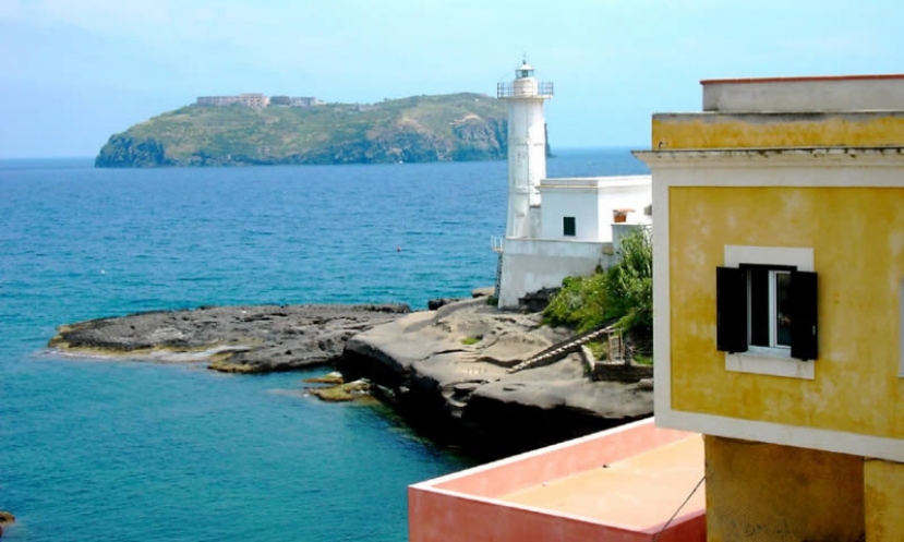 Il faro dell&#039;Isola di Ventotene