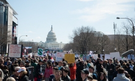 Agli studenti americani in marcia contro le armi