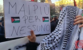 Nella giornata della memoria i sostenitori dei partigiani scendono in piazza contro il genocidio in Palestina