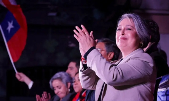 La storica vittoria della comunista Jeannette Jara alle primarie del centro‑sinistra cileno