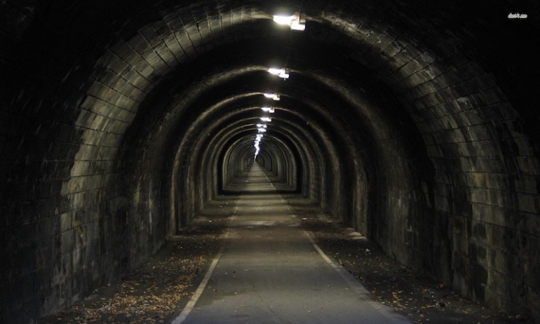 Non siamo fuori dal tunnel