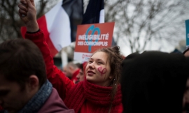 Melanchon prende Place de la Republique: una sfida riuscita