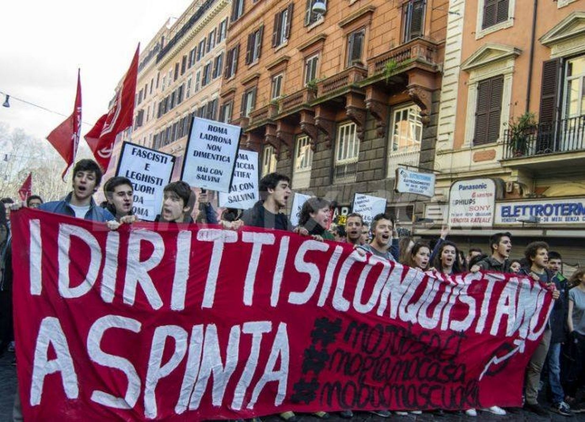 La sinistra antiliberista e anticapitalista batte un colpo