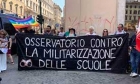 È in atto la militarizzazione delle scuole