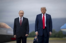 Vladimir Putin e Donald Trump ad Anchorage, in Alaska, il 15 agosto 2025 © Shutterstock / IPA 