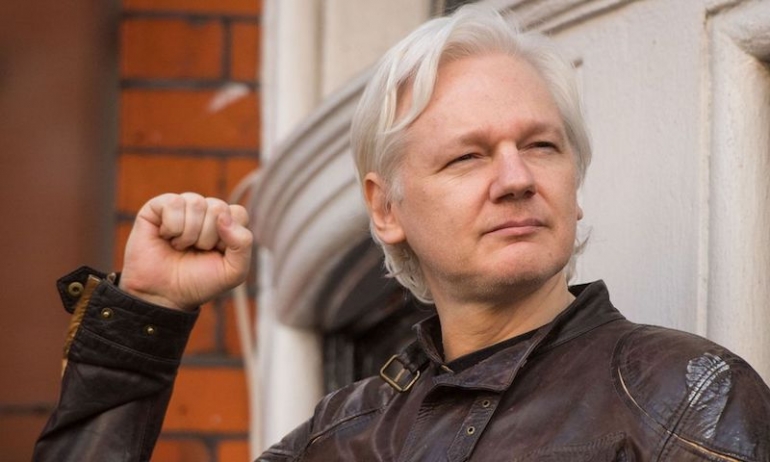 Risultati immagini per Julian Assange