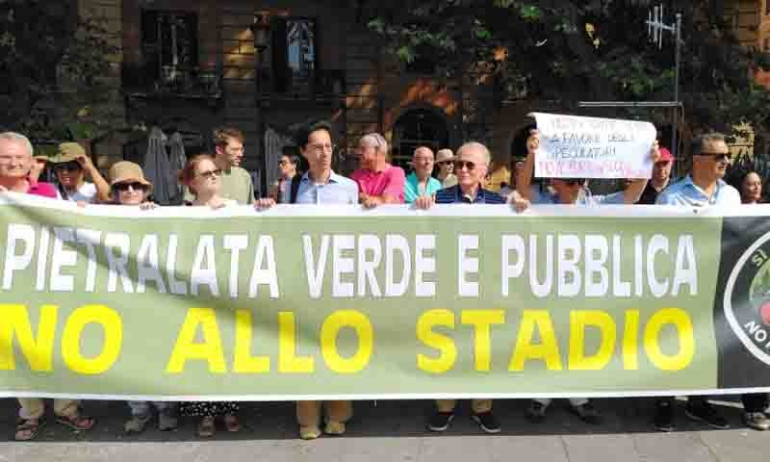 Stadio, Conferenza Decisoria al MIT: comitati e associazioni ammessi solo come uditori e presidio dei residenti inascoltato