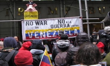 La manifestazione Hands Off Venezuela a New York