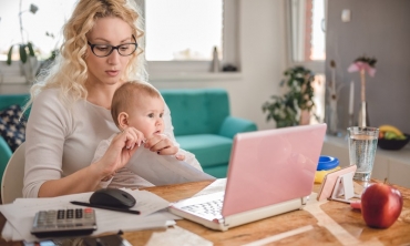 Dadone vuole ampliare la platea del personale in smart working