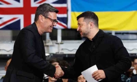Burnham dopo Starmer: riforme sociali interne e continuità atlantica nel nuovo Labour