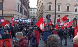 La sinistra in piazza contro il governo Draghi